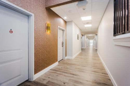 palace inn blue houston east beltway 8