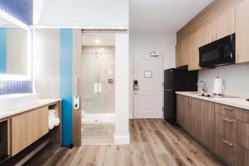 palace inn blue houston east beltway 8