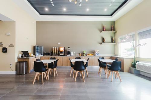 palace inn blue houston east beltway 8