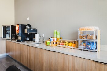 palace inn blue houston east beltway 8