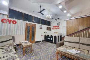 oyo 71906 grand hotel and lodge