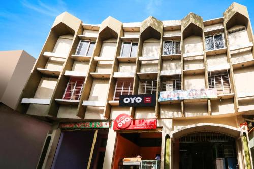 oyo 71906 grand hotel and lodge