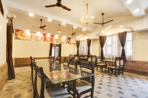 oyo 71906 grand hotel and lodge
