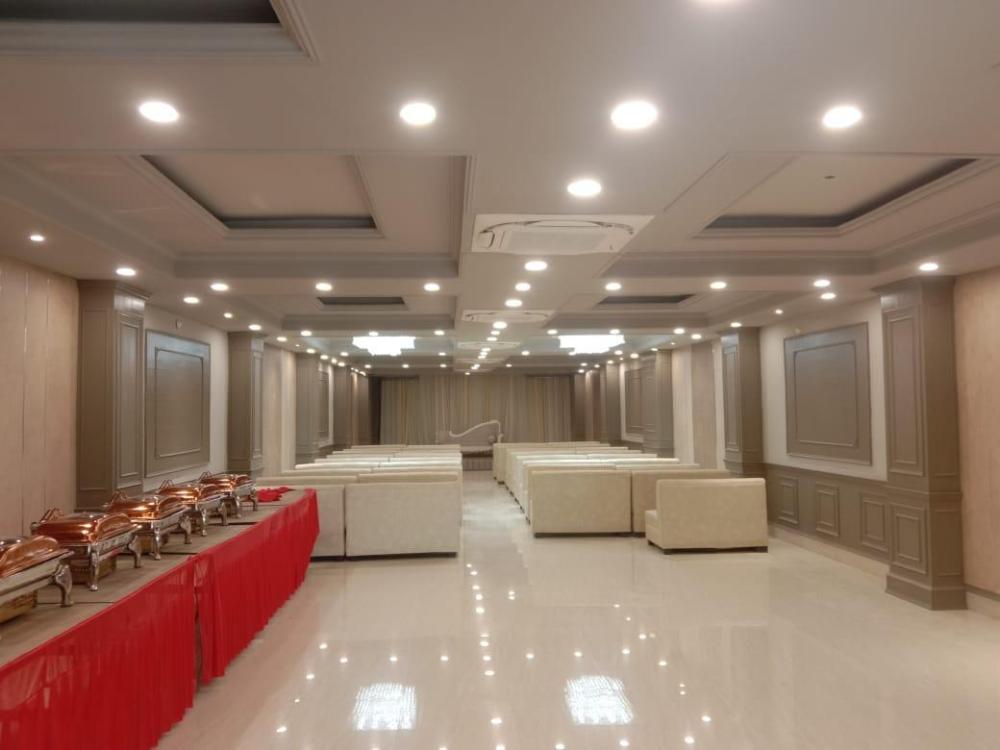 collection o 72303 hotel hira panna