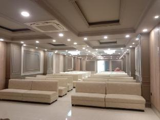 collection o 72303 hotel hira panna