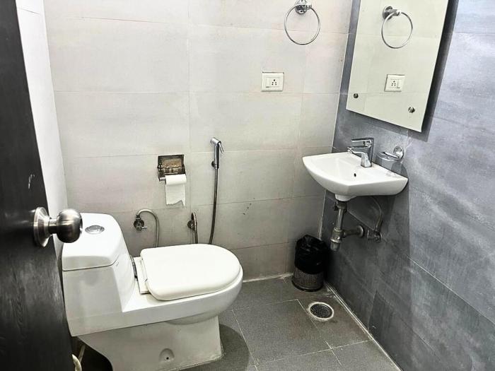 collection o 72303 hotel hira panna