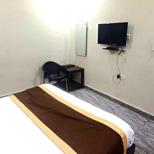 collection o 72303 hotel hira panna