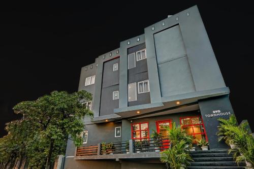 Townhouse 139 Ashiyana Smriti Upvan,,3 star