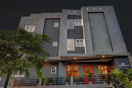 Townhouse 139 Ashiyana Smriti Upvan,,3 star