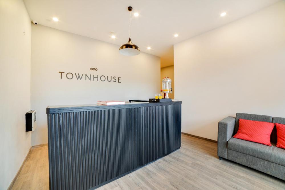 super townhouse hosur main road bommanahalli near gopalan innovation mall