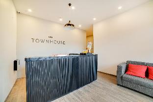 super townhouse hosur main road bommanahalli near gopalan innovation mall