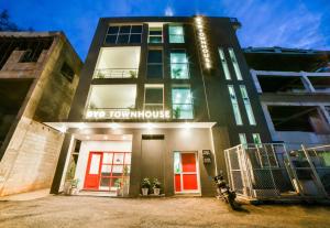 super townhouse hosur main road bommanahalli near gopalan innovation mall