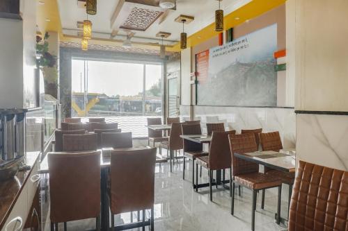 Hotel Shetkari By Oyo,,3 star