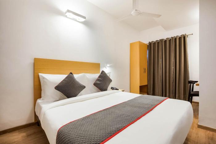 super townhouse lords inn regency