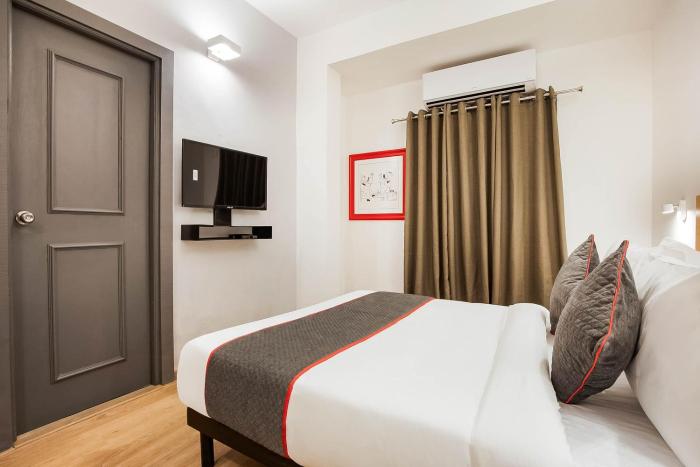 super townhouse lords inn regency