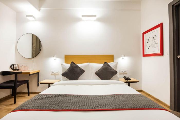 super townhouse lords inn regency