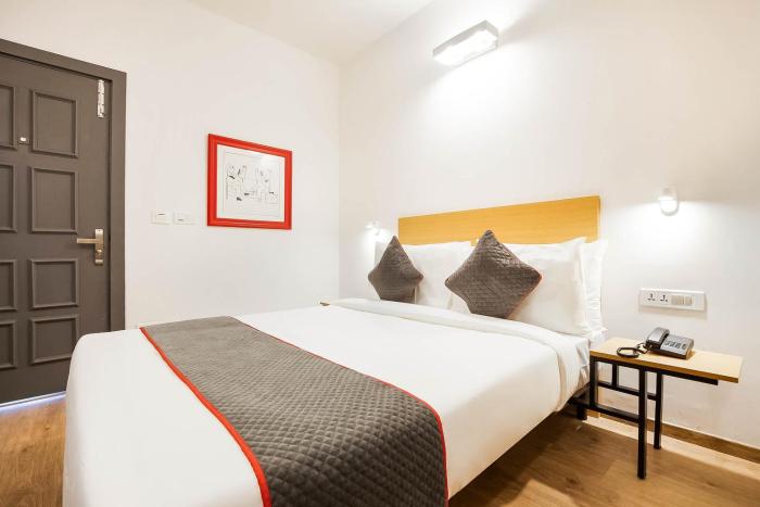 super townhouse lords inn regency