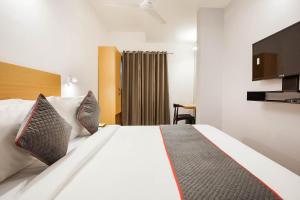 super townhouse lords inn regency