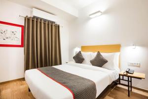 super townhouse lords inn regency