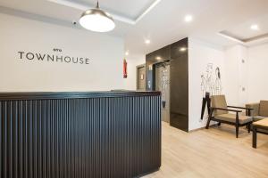 super townhouse lords inn regency