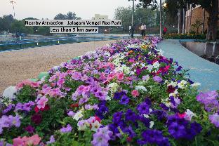 Oyo Townhouse 359 Begumpet,7-1-119/3A, Opp: Country Club,Near Begumpet Railway Station, Green Land Road, Begumpet,4 star
