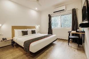 Oyo Townhouse 359 Begumpet,7-1-119/3A, Opp: Country Club,Near Begumpet Railway Station, Green Land Road, Begumpet,4 star