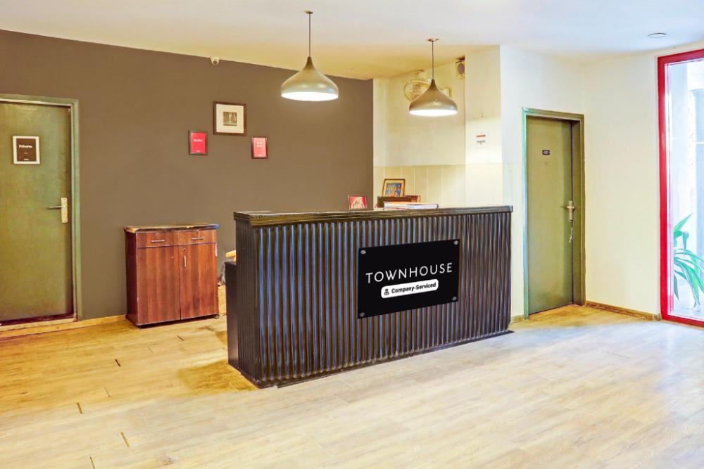 super townhouse vijay khand gomti nagar