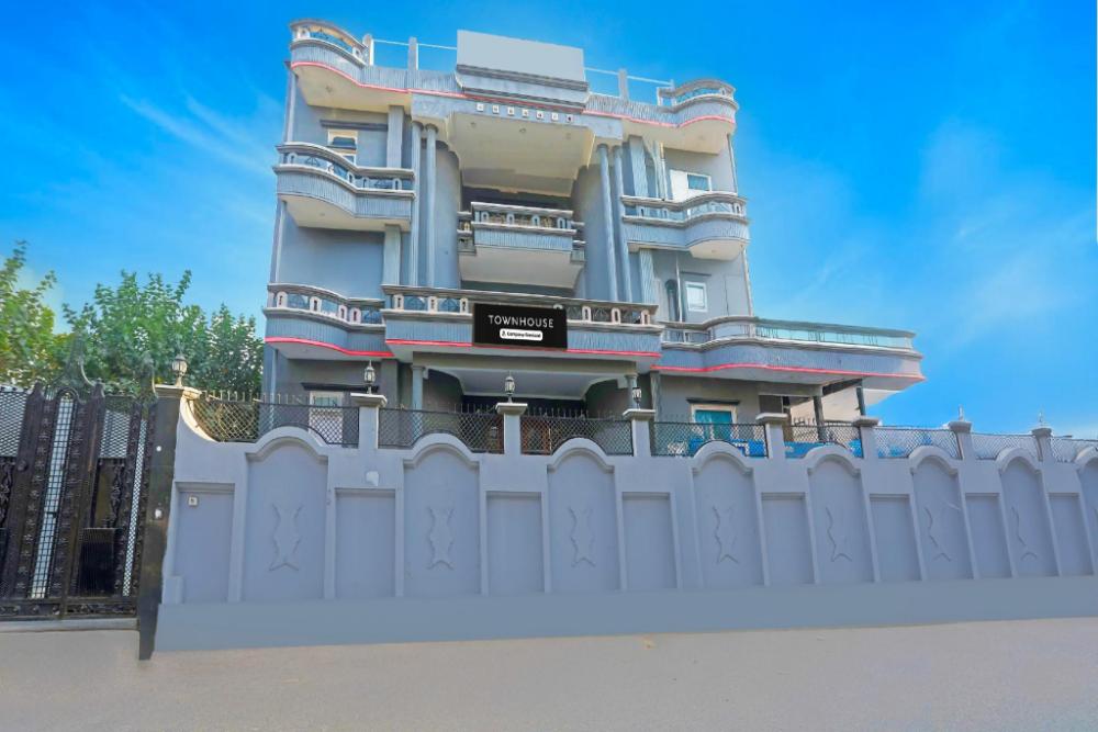 super townhouse vijay khand gomti nagar