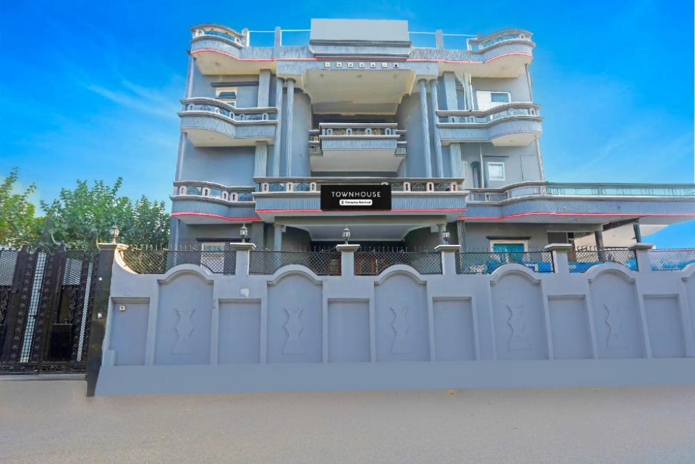 super townhouse vijay khand gomti nagar