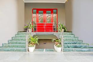 super townhouse vijay khand gomti nagar