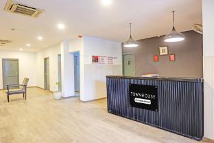 super townhouse vijay khand gomti nagar