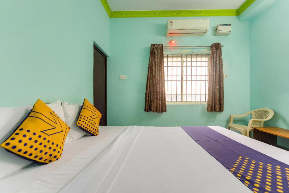 spot on 75475 cn guest house