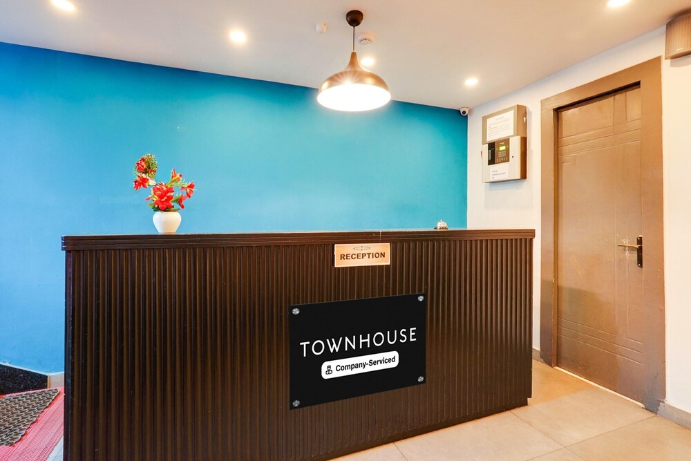 modern spacious room near madiwala lake btm layout