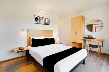 modern spacious room near madiwala lake btm layout