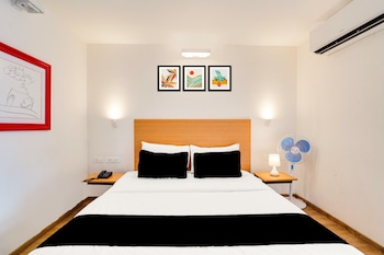 modern spacious room near madiwala lake btm layout