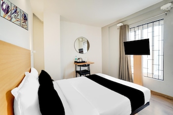 modern spacious room near madiwala lake btm layout