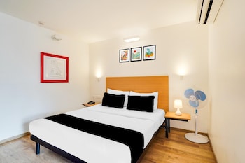 modern spacious room near madiwala lake btm layout