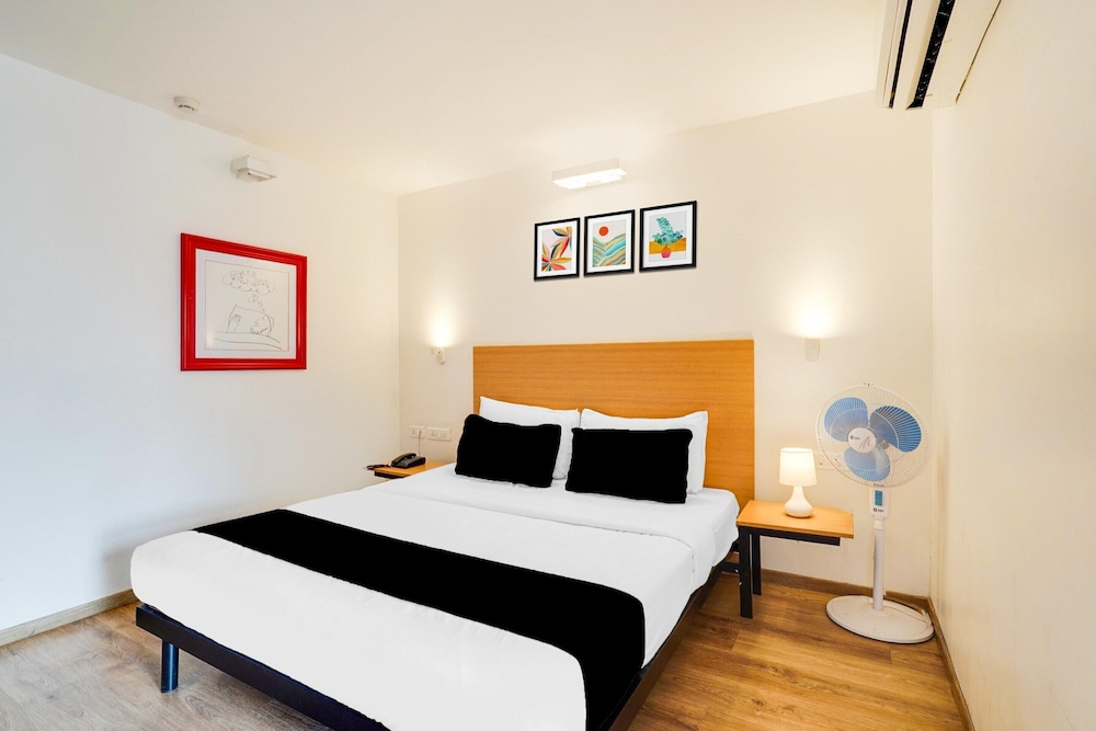 modern spacious room near madiwala lake btm layout