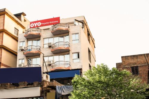 hotel o embassy exhibition rd