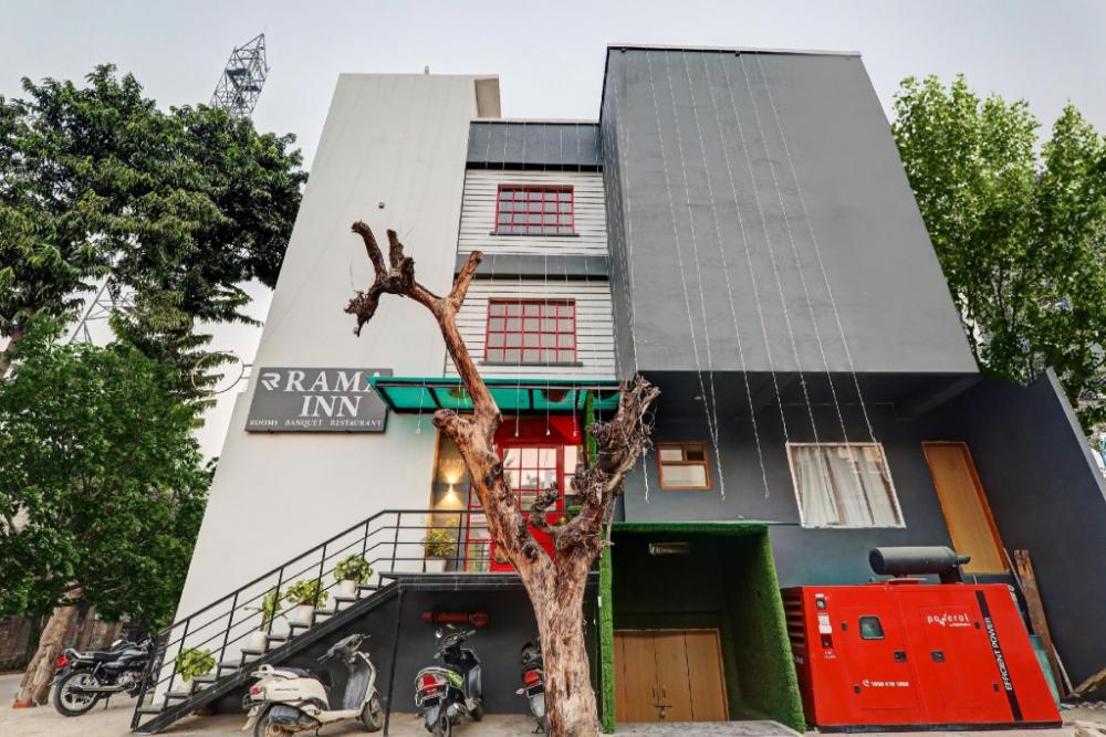 super townhouse oak arvindo park indira nagar formerly rama inn