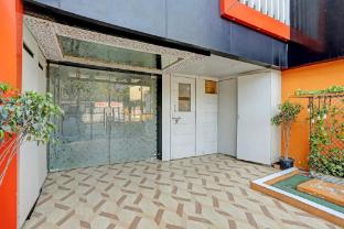 super hotel o hyderabad gate iit bhu