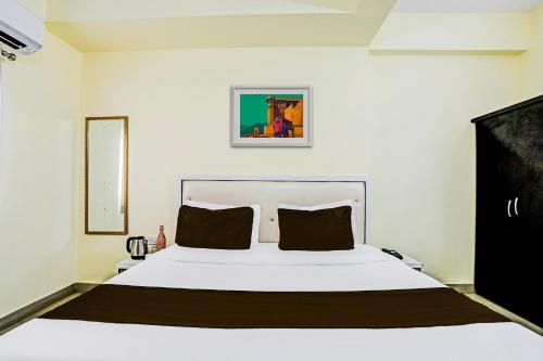 super hotel o hyderabad gate iit bhu