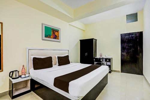 super hotel o hyderabad gate iit bhu