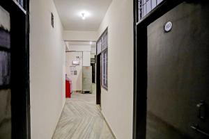 Spot On 78763 Raj Hotel Vip,,2 star