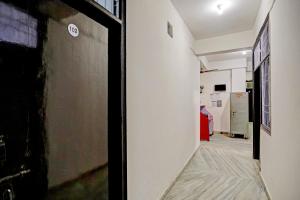 Spot On 78763 Raj Hotel Vip,,2 star