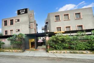 super hotel o hingna road near rachana metro station