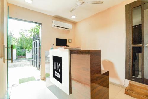 super hotel o hingna road near rachana metro station