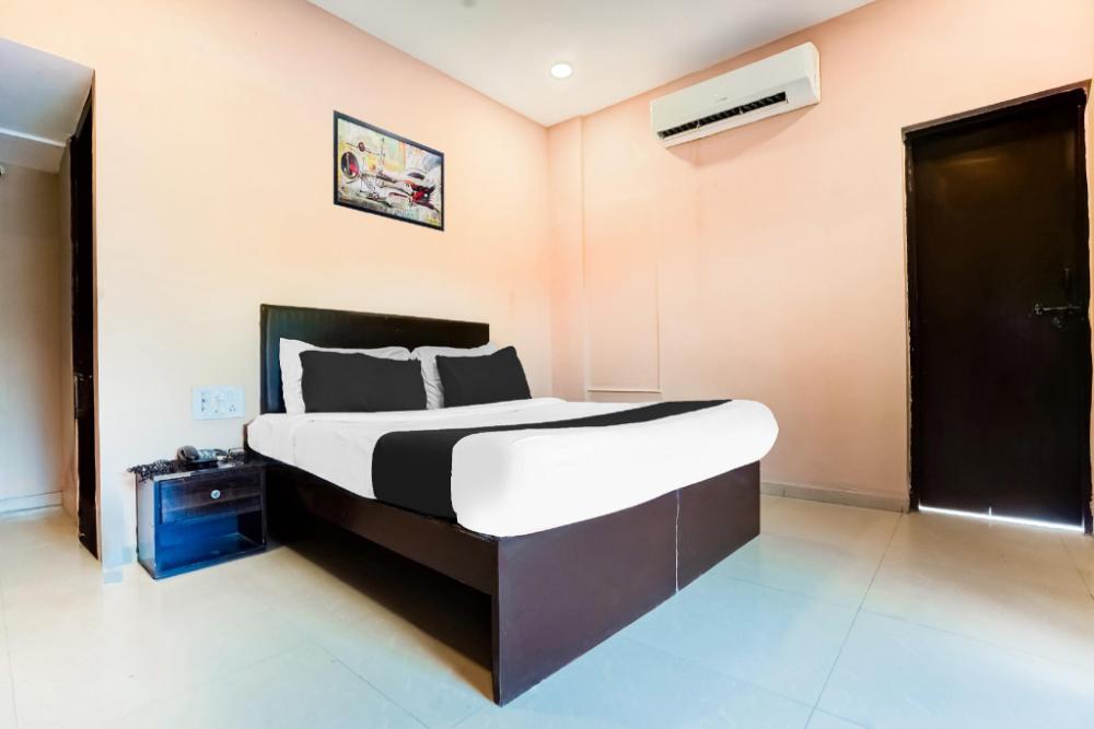 super hotel o hingna road near rachana metro station