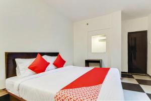 super hotel o hingna road near rachana metro station