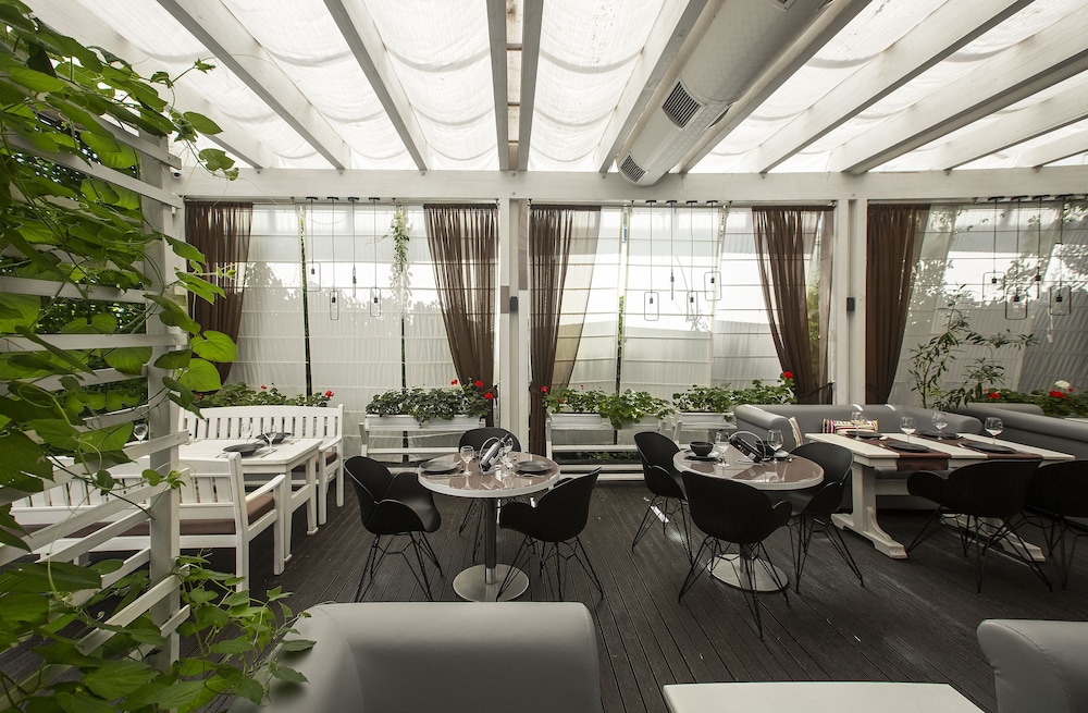 flowers hotel